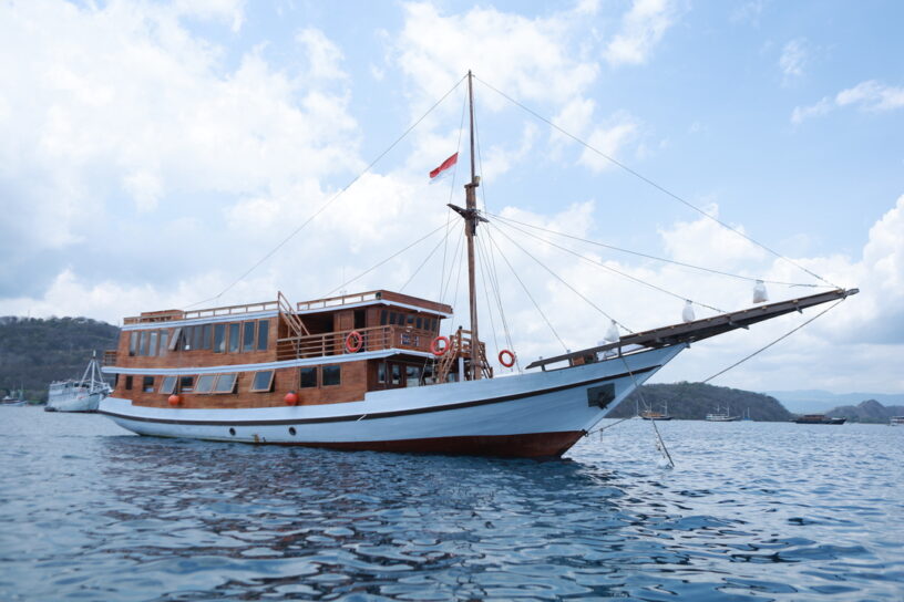 Private Trip by Aimar Always Deluxe Phinisi - 