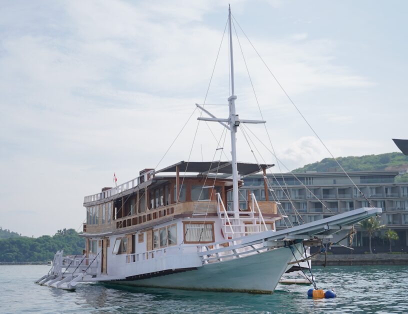 Open Trip 3D2N by Fortuna Deluxe Phinisi - 