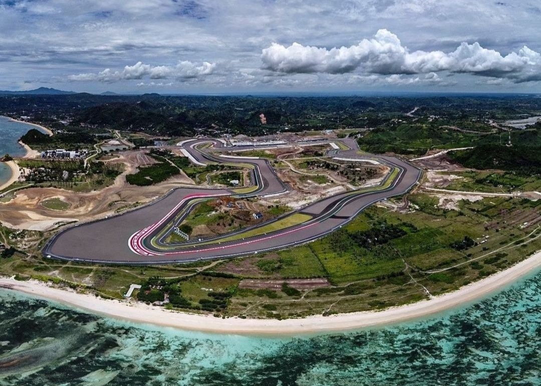 Lombok Transfer from Lembar Harbour with HiAce - 