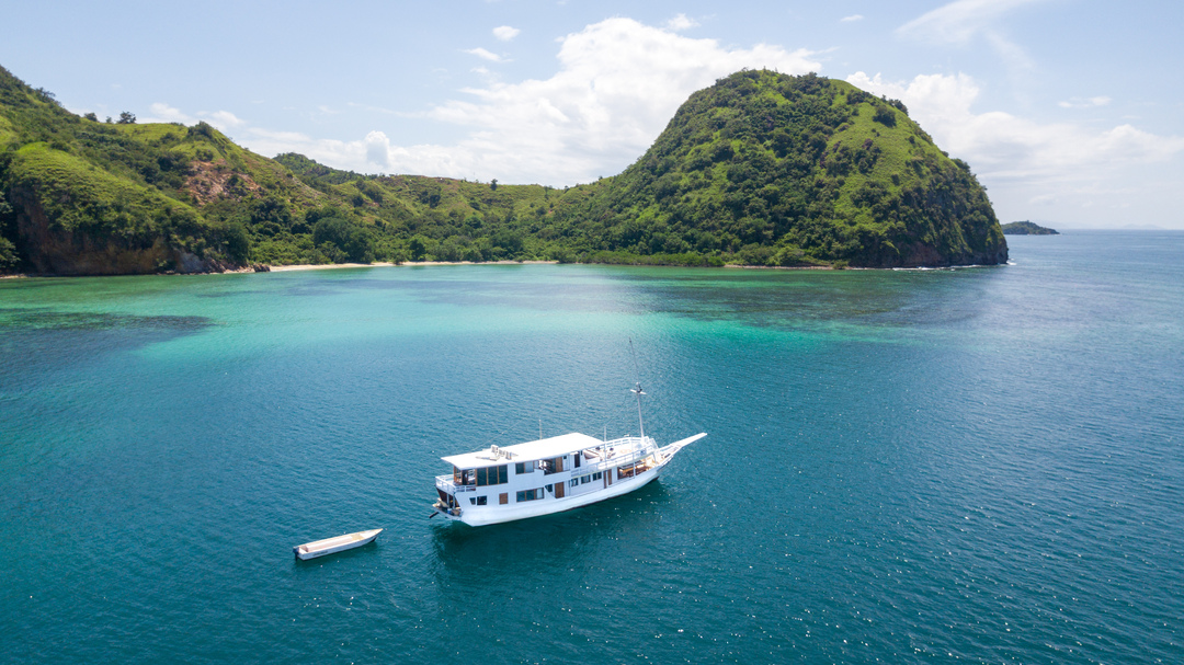 Open Trip 3D2N by Nusantara Karya Deluxe Phinisi  - 