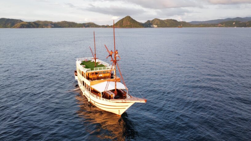 Open Trip 3D2N by Zada Ulla Deluxe Phinisi - 