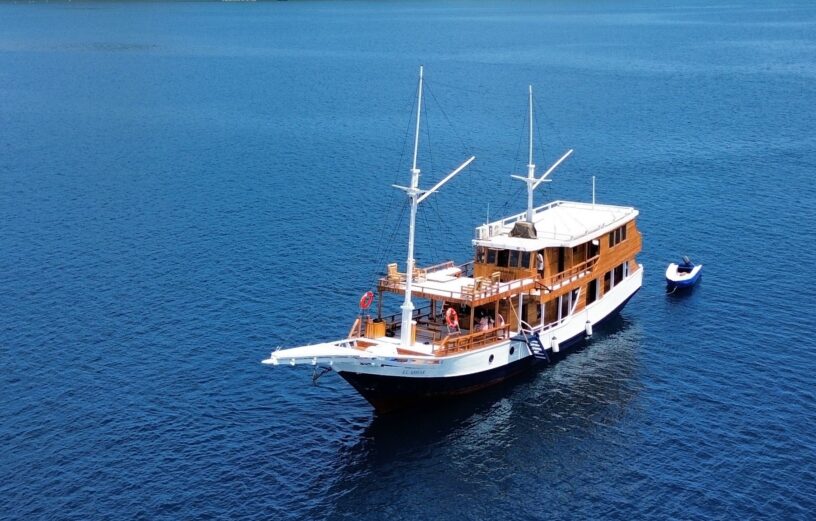 Private Trip by El Ashar Deluxe Phinisi - 