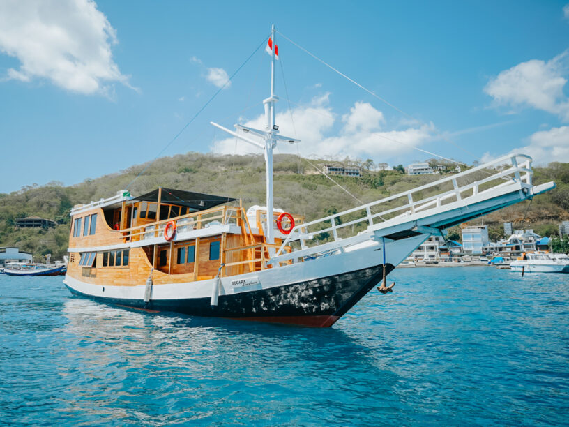 Open Trip 3D2N by Segara Deluxe Phinisi - 