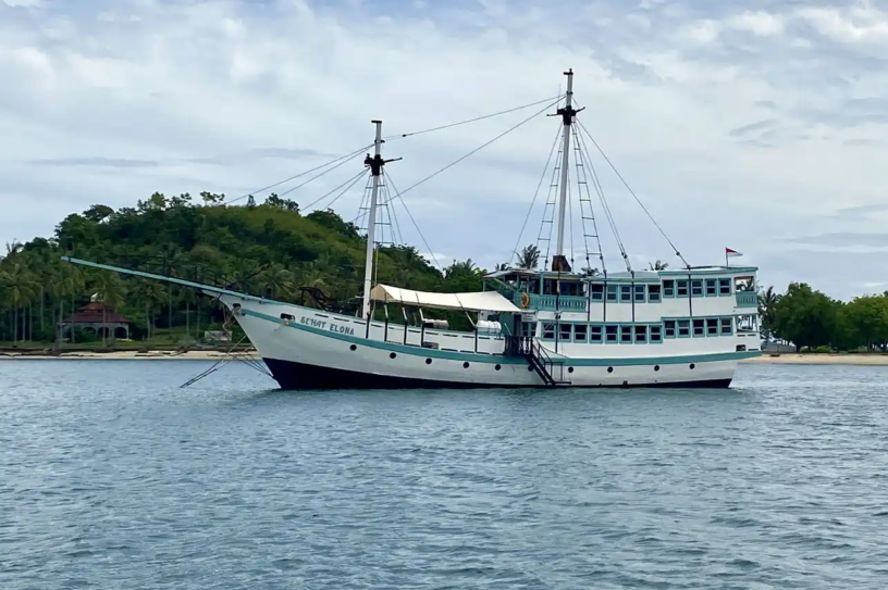 Open Trip 3D3N from Labuhan Bajo to Lombok by Sehat Elona Superior Phinisi - 